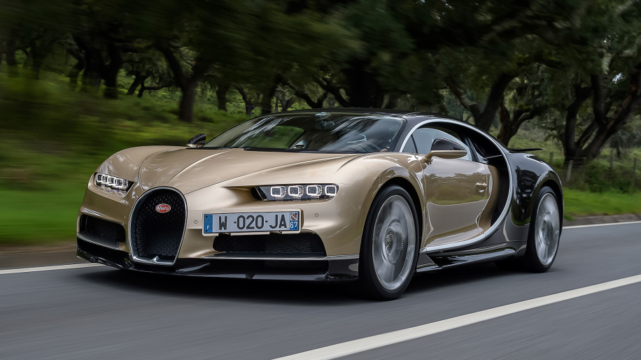 Bugatti Chiron: Oficiálna spotreba 1 479 koní odhalená! 