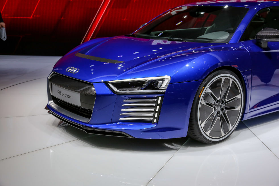 Novinka: 2016 Audi R8 e-tron na živo! 3 Audi R8 e-tron