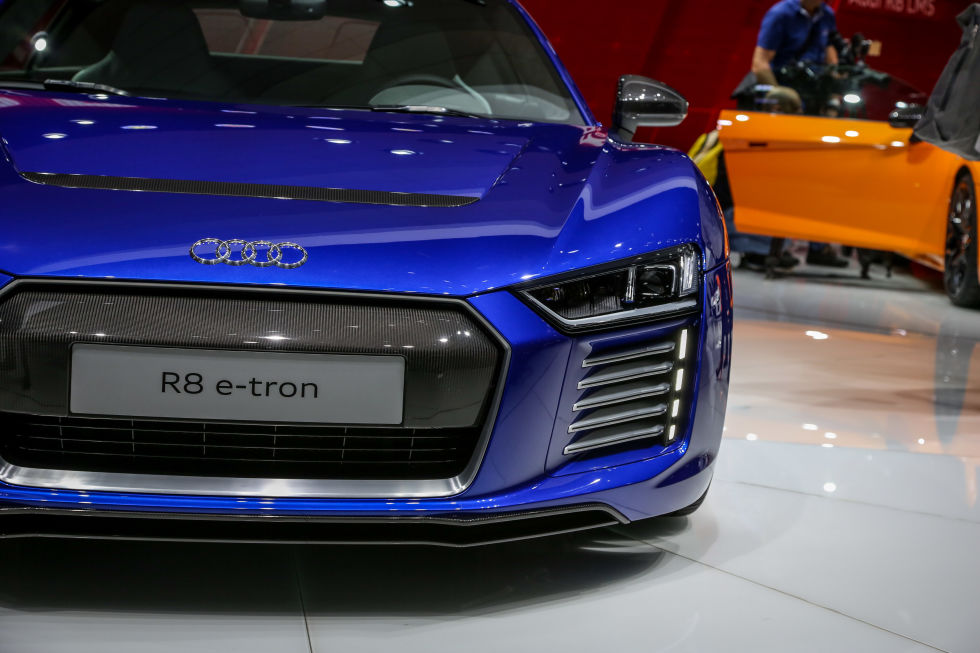 Novinka: 2016 Audi R8 e-tron na živo! 6 Audi R8 e-tron