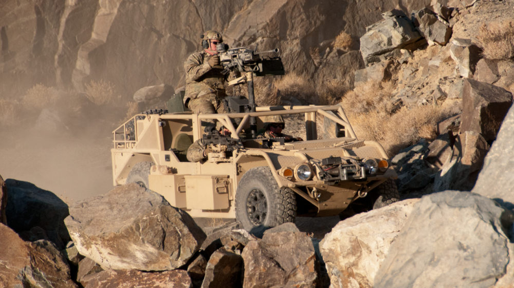 Nový kompaktný off-road americkej armády: Je pripravený lietat aj bojovať