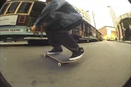 Skateboardisti dokážu na skateboardoch neskutočné veci Skateboardisti dokážu na skateboardoch neskutočné veci