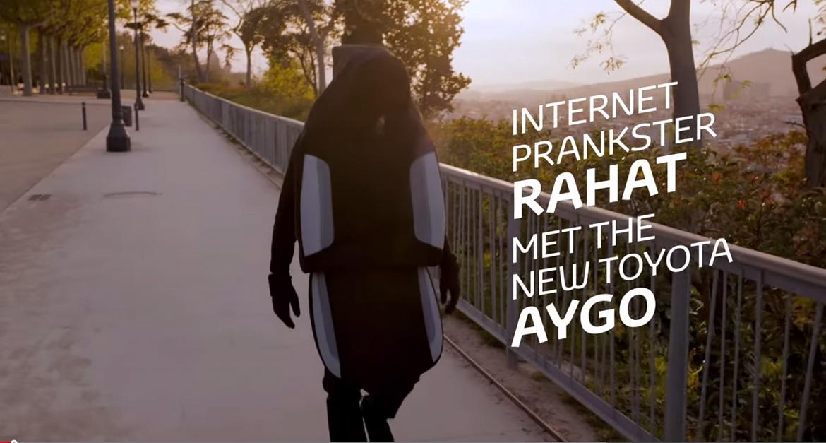 Kanadský žartík s neviditeľným vodičom: Nechali by ste sa napáliť?