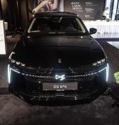 DS N°4 je fakt dôkladný facelift DS4, do triedy stále prináša prémiové prevedenie