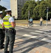 Pokuty už nezaplatí vodič, ale majiteľ auta. Novela zákona o cestnej premávke mení aj práva chodcov a pravidlá pre kolobežky.