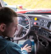 Vodičské oprávnenie na autobus a kamión už od 17 rokov: Téma, ktorá rozdeľuje motoristov právom