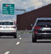 Môžem predísť pomalé auto na diaľnici sprava? Bývalý policajt nám povedal, čo vtedy robiť. Celý čas sme robili chybu