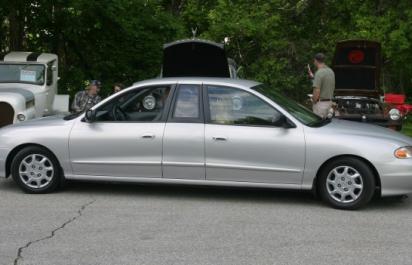 Svetová kuriozita: Funkčný obojstranný automobil!