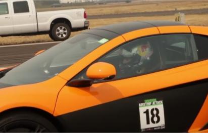 Vedieť sa narodiť? 12-ročný jazdí na McLarene 650S!