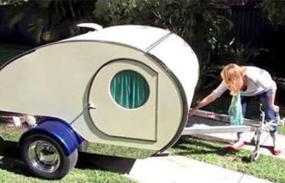 Letná dovolenka? Miniatúrny retro príves nielen do prírody!