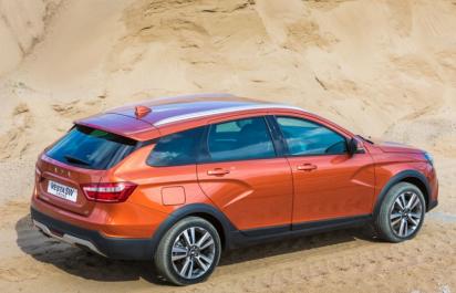 Lada Vesta SW Cross, kombi do terénu s luxusnou výbavou za pár €!
