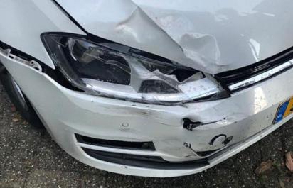 Auto nechala na parkovisku pri letisku. Takto ho našla po návrate!