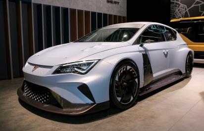 Španielsky konkurent Golfu GTI. Cupra Leon dostala 310 koní!