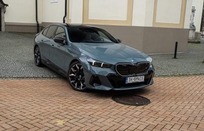 Skúsili sme najvýkonnejšie elektrické BMW i5 M60, aké je?