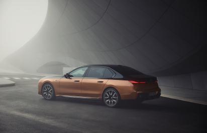 BMW i7 M70: Vlajková loď s extrémnym výkonom