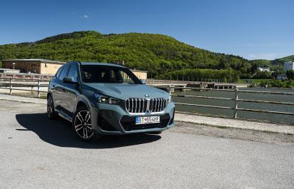Test: BMW X1 xDrive23i - Nemá ďaleko od univerzálnosti
