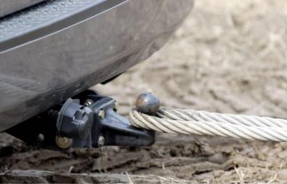 Slovák ťahal auto na lane: Z Nemecka do Viedne! 