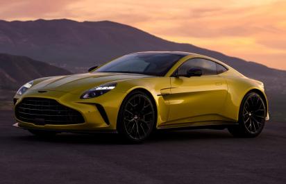 Aston Martin Vantage ukáže novú tvár, lepší interiér a viac výkonu