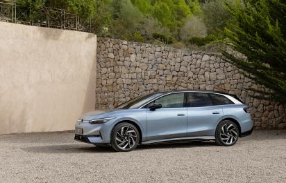 Volkswagen ID.7 konečne ukázal praktickejšie kombi