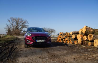 Test: Ford Puma Vivid Ruby – Najlepšie jazdiace B SUV?