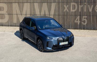 TEST: BMW iX xDrive 45: Ide proti prúdu hneď vo viacerých aspektoch!