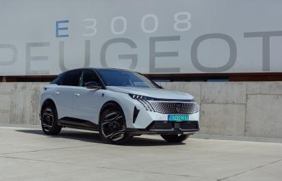 Test: Podrobný pohľad na Peugeot E‑3008 za 50.000€: Vážny konkurent Tesle Model Y?