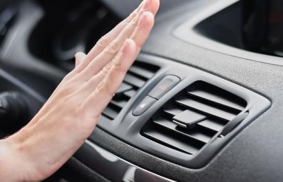 Nechladí vám klimatizácia v aute? Nemusíte hneď do servisu, toto je 5 častých dôvodov a 2 dôležité funkcie na vyskúšanie