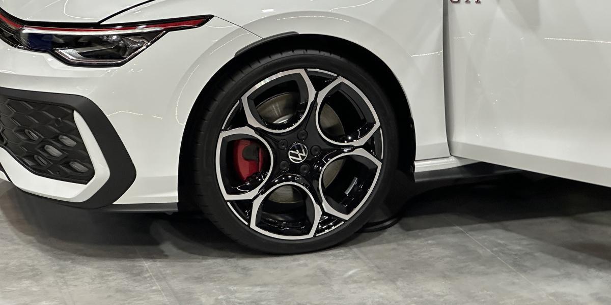 Fotovýber dôležitých noviniek z nitrianskeho autosalónu: Čínske kuriozity aj slovenské Citroëny