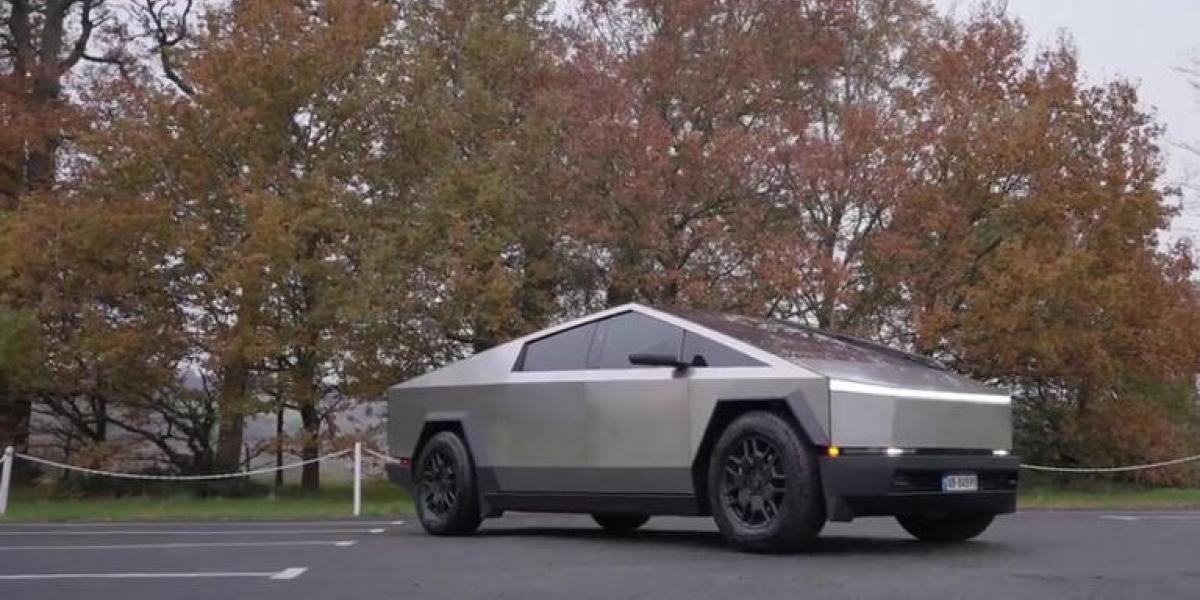 Zverejnil návod, ako vyriešiť obmedzenia EÚ a doviezť Tesla Cybertruck