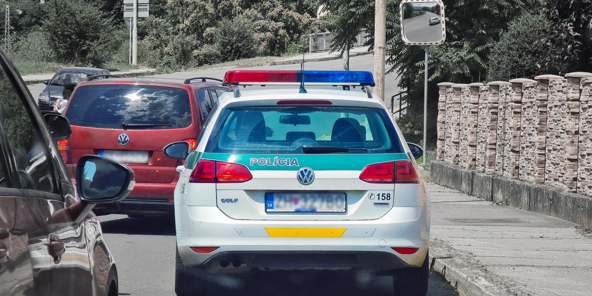 Dopravný znalec Holéci: Nechať odkaz na aute, ktoré ste poškodili? Všade sú kamery (136. podcast Autobazar.EU)