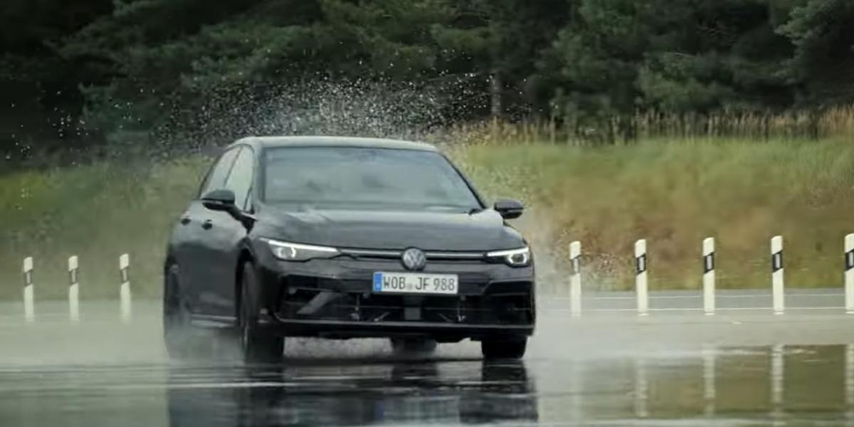 Vyššie pokuty u susedov, nebezpečný čierny ľad a nová generácia airbagov (145. podcast Autobazar.EU)