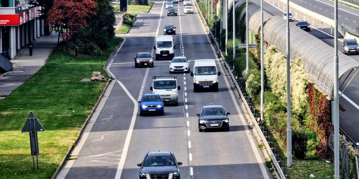 5 najčastejšie dovážaných značiek jazdených áut do SR. Analýza ukázala aj čo Slováci vyhľadávajú najviac