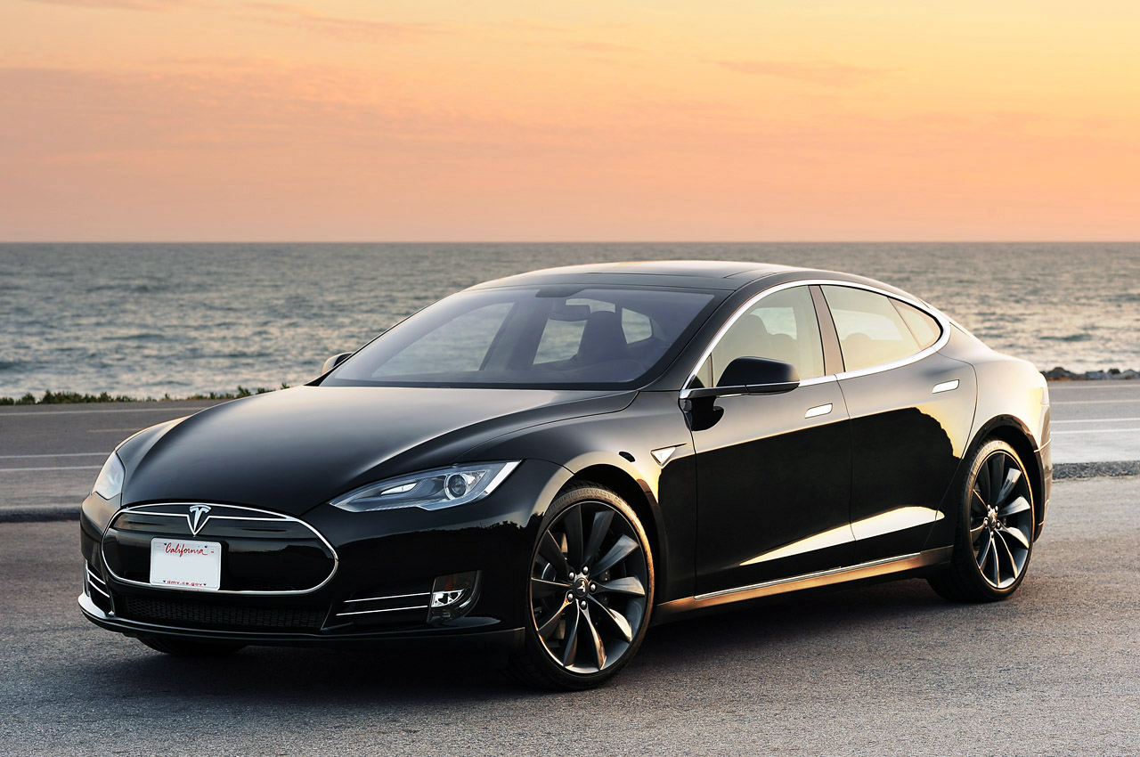 Tesla Model S vyprodukuje viac CO2 ako benzínové autá!