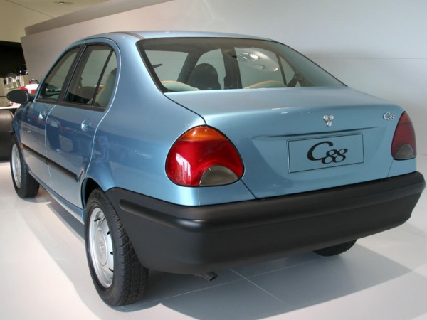 Toto malo byť najlacnejšie Porsche v roku 1994!