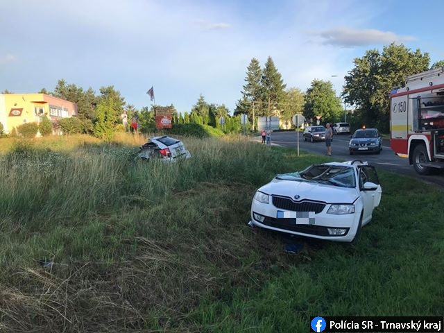 Nehoda Škody Octavia: roztrhlo ju na 2 polovice!