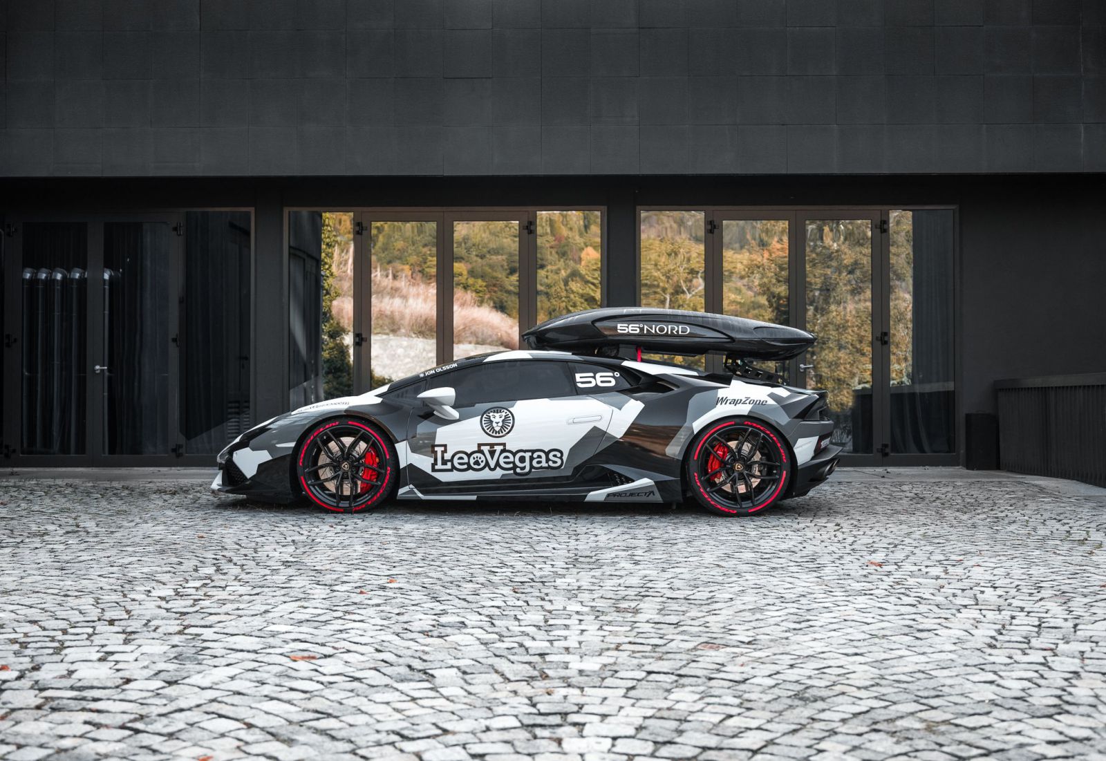 800 koňové Lamborghini s boxom na lyže?!