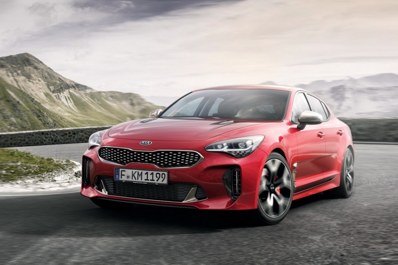 Kia Stinger, V6, 370 koní a 270 km/h! Kórejec mieri medzi športiaky!
