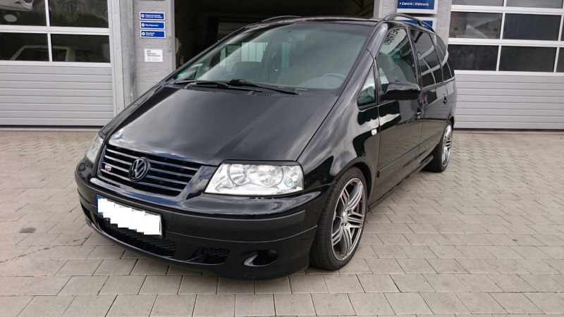 7 miestny VW Sharan s výkonom 440 koní?