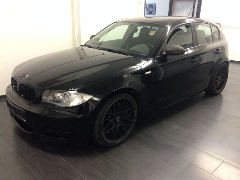 BMW 1, 4.0 V8? Tento krpec schová aj M3-ku!