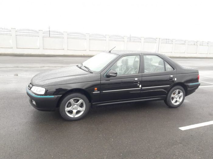 Peugeot začal zas vyrábať 32 ročnú 405-ku. Za 9 100 €!