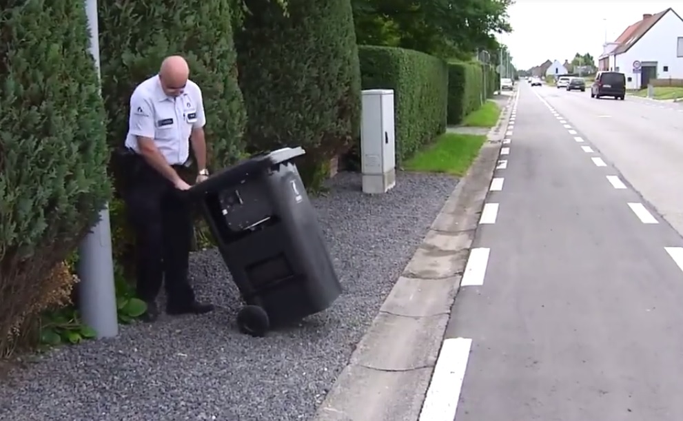 V Belgicku vás polícia nameria kanvou na odpadky!