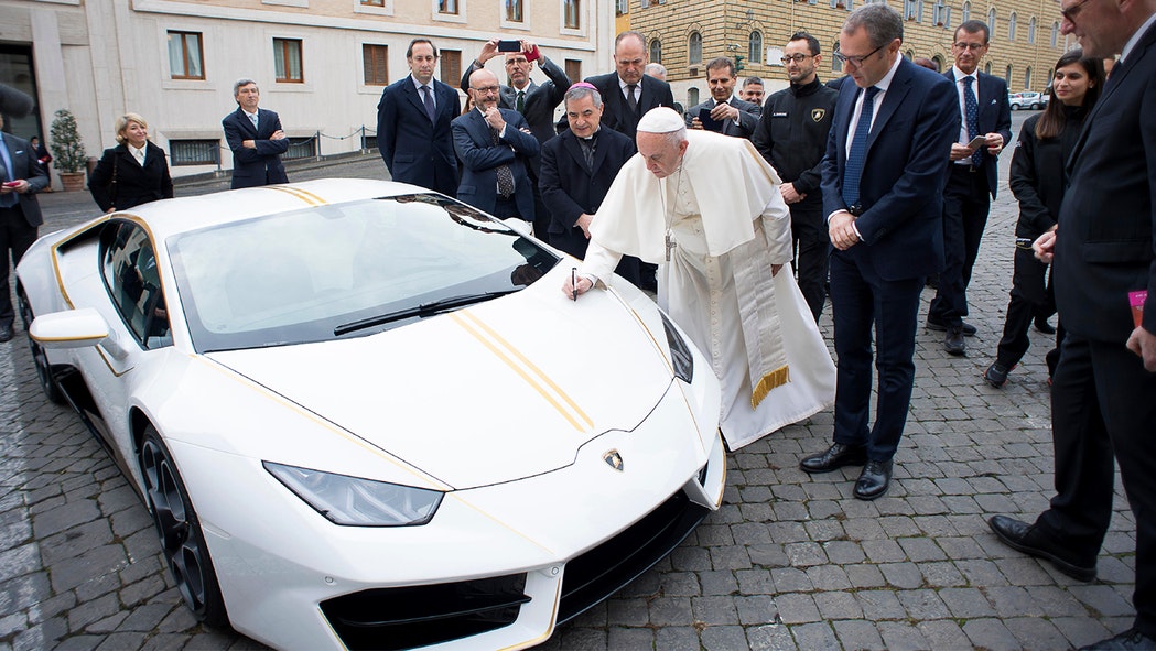 Čech vyhral pápežovo Lamborghini! Ako?