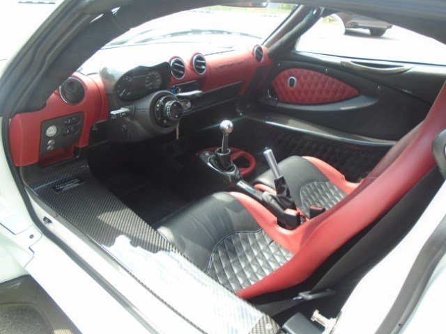 Za 1 120 000 € sa predáva auto s maximálkou 447 km/h!