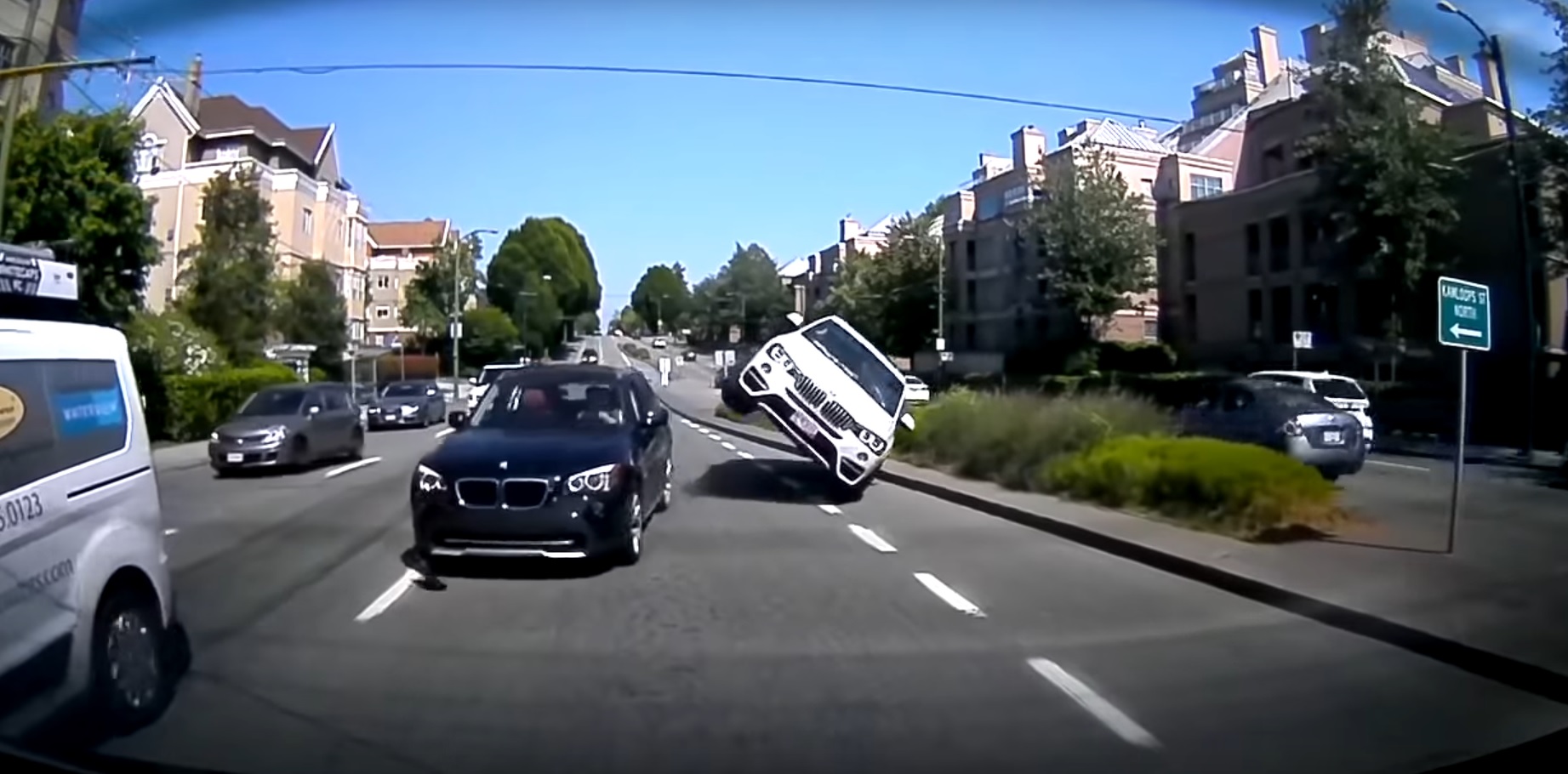 VIDEO: nehoda dvoch SUV BMW, sú bezpečné?