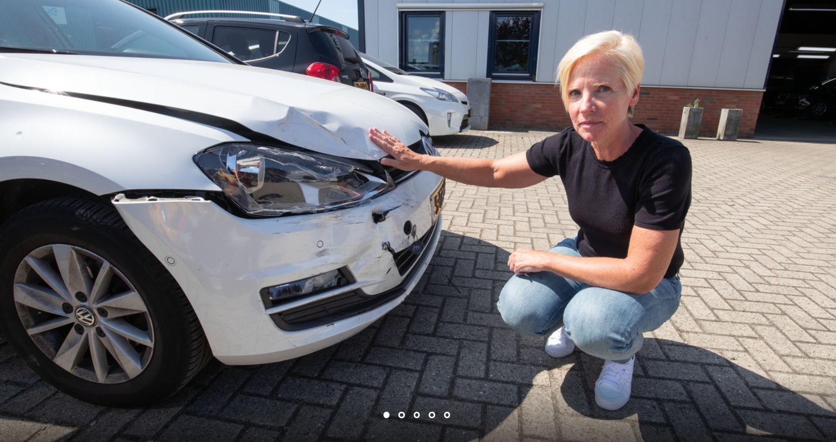 Auto nechala na parkovisku pri letisku. Takto ho našla po návrate!