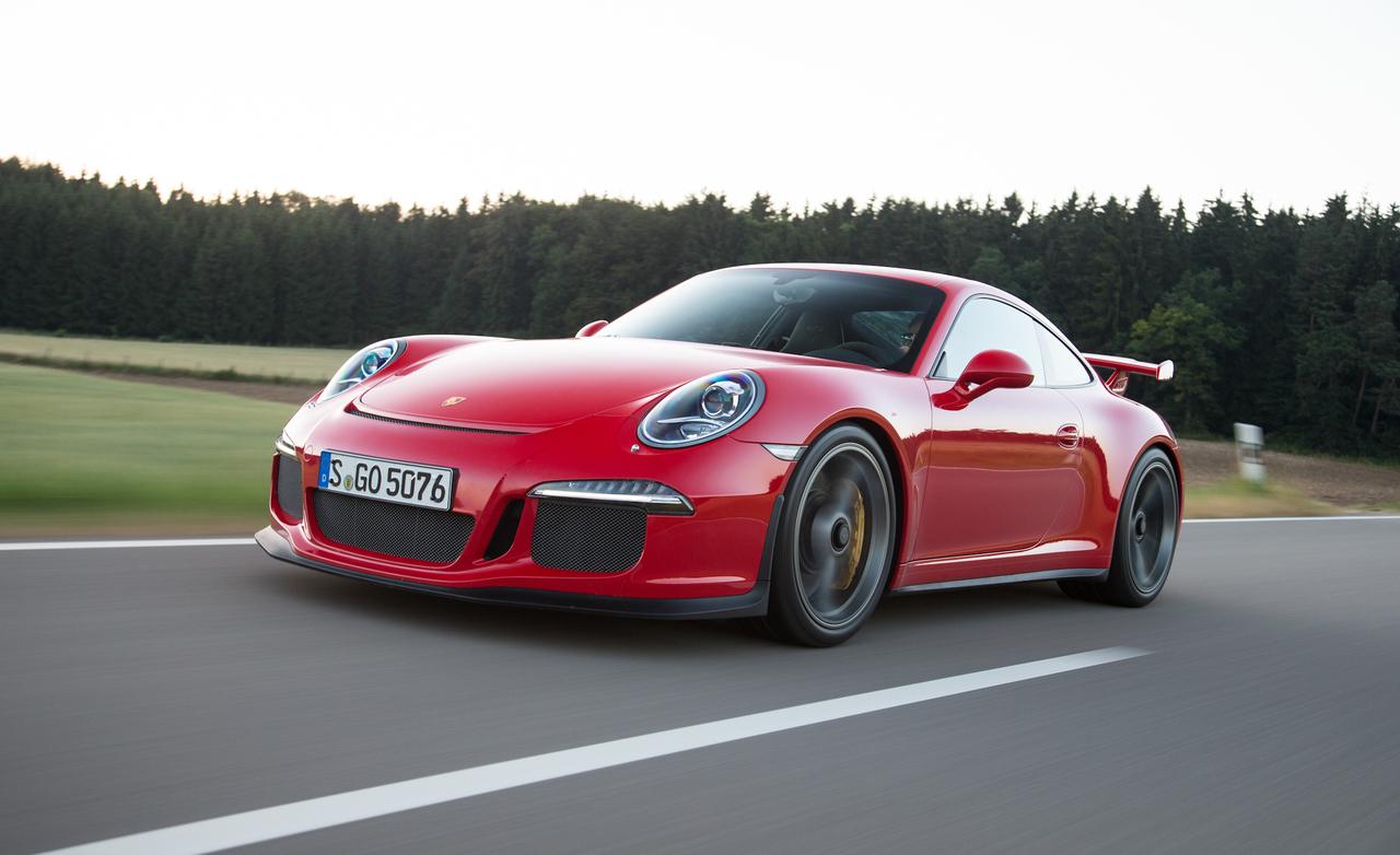 Takto vyzerá 140 000 eur v plameňoch. Porsche 911 GT3