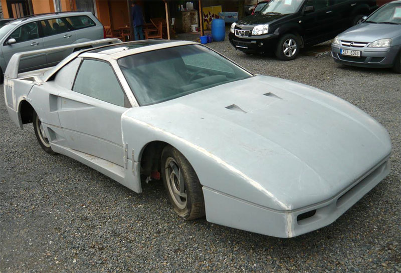 Replika F40 za necelých 200€! V čom je háčik?