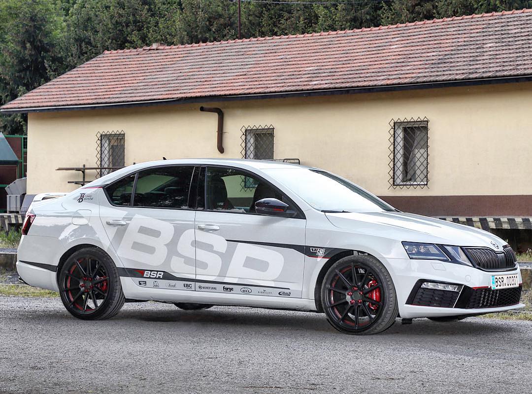 Octavia 300 koní