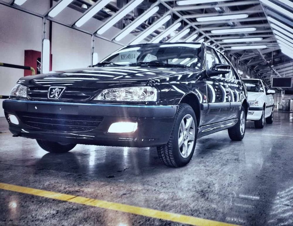 Peugeot začal zas vyrábať 32 ročnú 405-ku. Za 9 100 €!