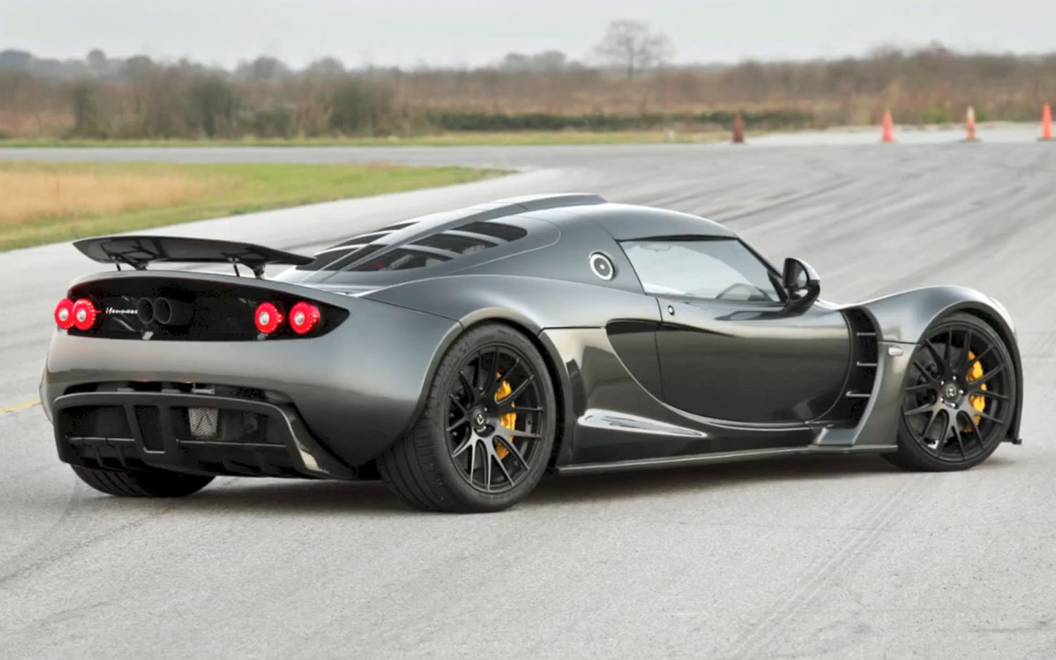 Bugatti Veyron už nie je najrýchlejším autom sveta. Prekonal ho tento zázrak