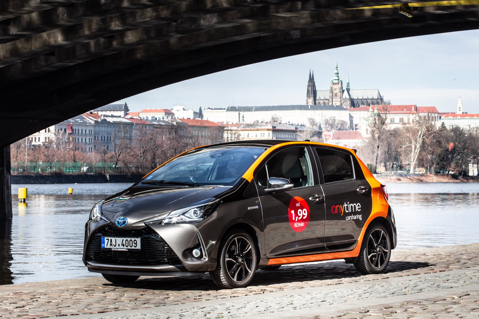 Ideš do Prahy? Požičaj si auto za 8 centov/minúta!
